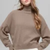 Korte New Class-trui met col van wol en kasjmier - Chai Latte