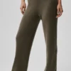 Wollen kasjmier High-Waist broek met wijde pijpen uit de New Class-collectie – Olive Tree