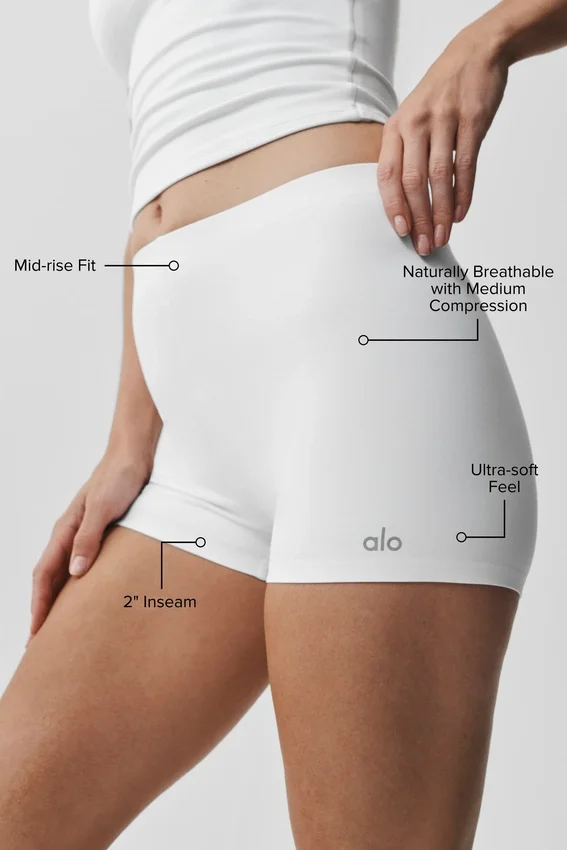 2" Alo Softsculpt korte broek met middelhoge taille - Wit