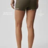 3" Alo Softsculpt High-Waist Precision-korte broek - Olive Tree