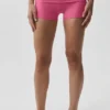 3" Alo Softsculpt laag uitgesneden korte broek met omgeslagen tailleband – Paradise Pink