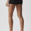 3" Alo Softsculpt laag uitgesneden omgeslagen korte broek - Zwart