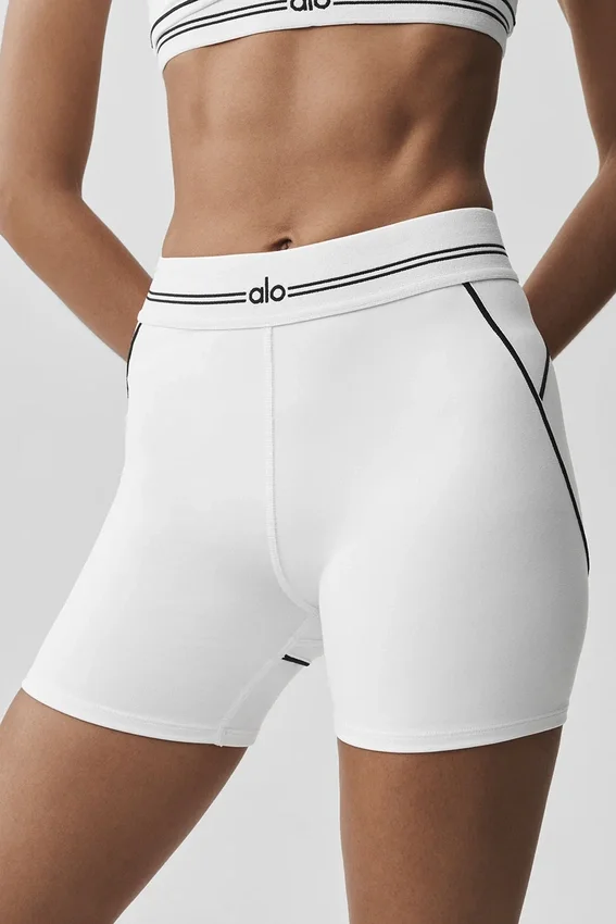 4" High-Waist Airbrush-korte broek met hartjesprint - Wit/Zwart