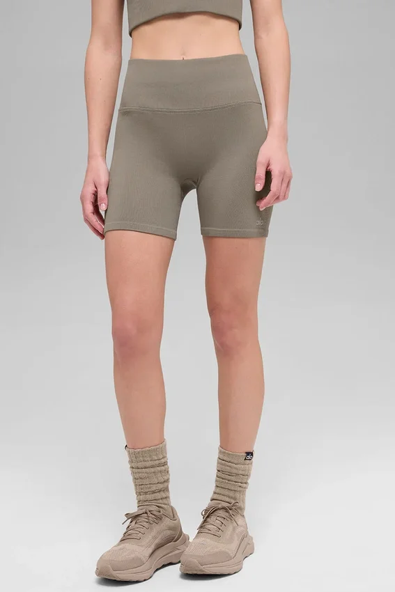 5" naadloze geribbelde Favorite Korte broek - Light Cocoa