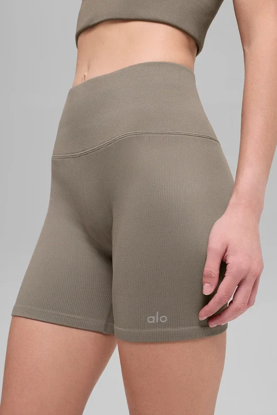 5" naadloze geribbelde Favorite Korte broek - Light Cocoa