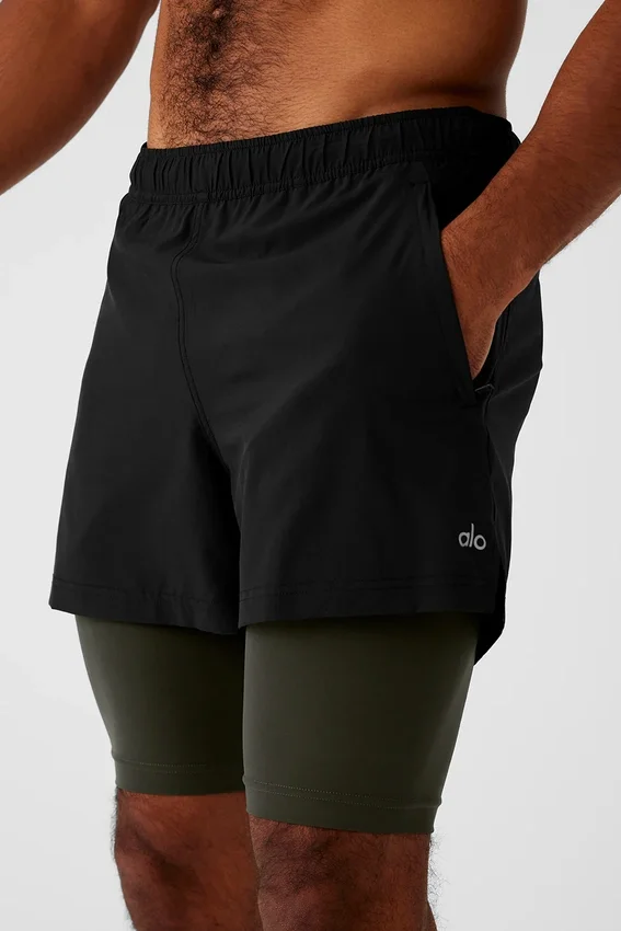5" Revival 2-in-1-korte broek - Zwart/Stealthgroen