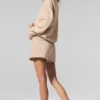 Accolade Short - Macadamia