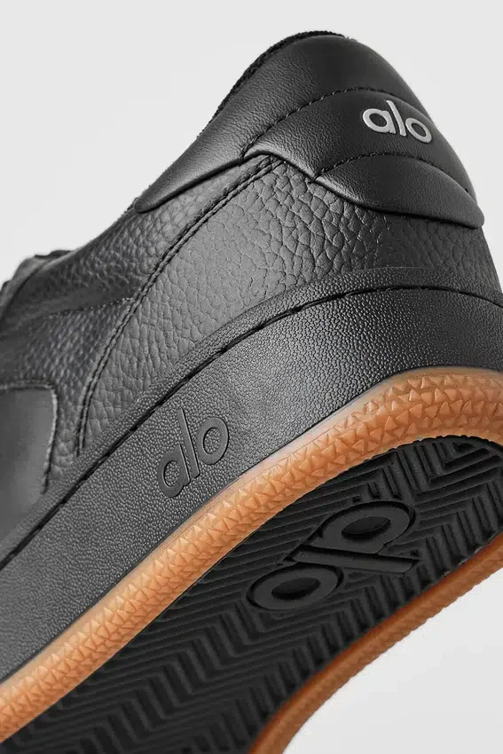 Alo Recovery Mode Sneakers - Black/Gum
