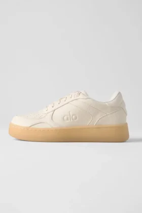 Alo Recovery Mode Sneakers – Clay