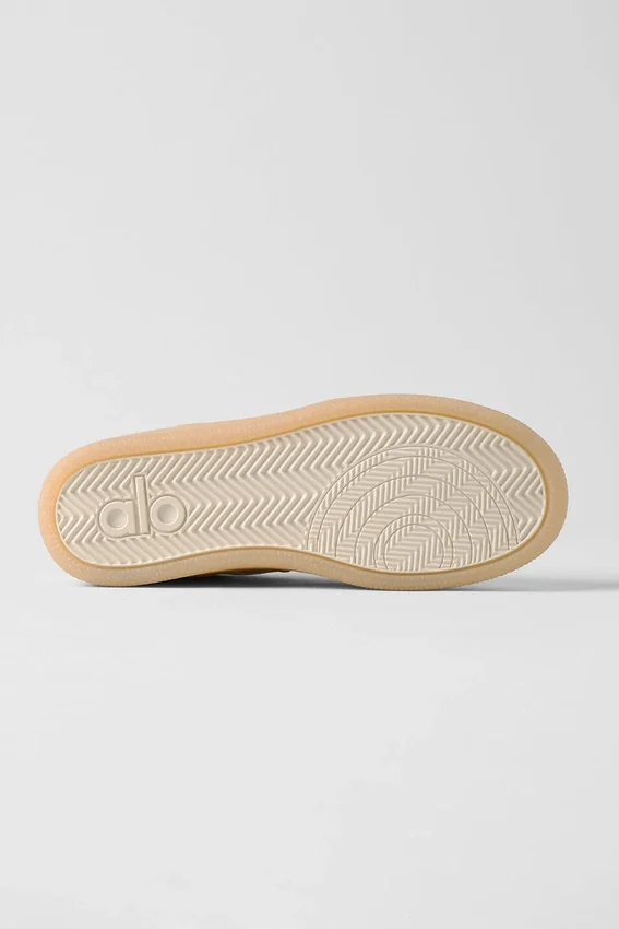 Alo Recovery Mode Sneakers - Clay