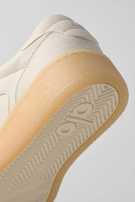 Alo Recovery Mode Sneakers - Clay