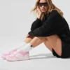 Alo Recovery Mode Sneakers - Roze/Wit
