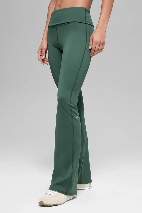 Alo Softsculpt 7/8-legging met omgeslagen boord en uitlopende pijpen – Clover Green