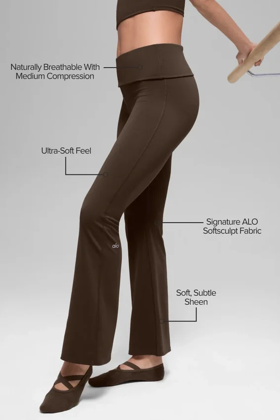 Alo Softsculpt 7/8-legging met omgeslagen pijpen en uitlopende boord - Espresso
