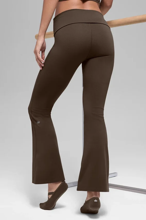 Alo Softsculpt 7/8-legging met omgeslagen pijpen en uitlopende boord - Espresso