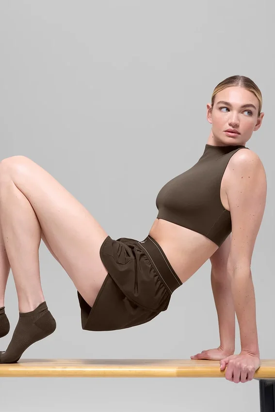 Alo Softsculpt Capped Out met korte mouwen - Espresso