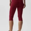 Alo Softsculpt capri met omgeslagen tailleband en lage taille – Summer Romance Red