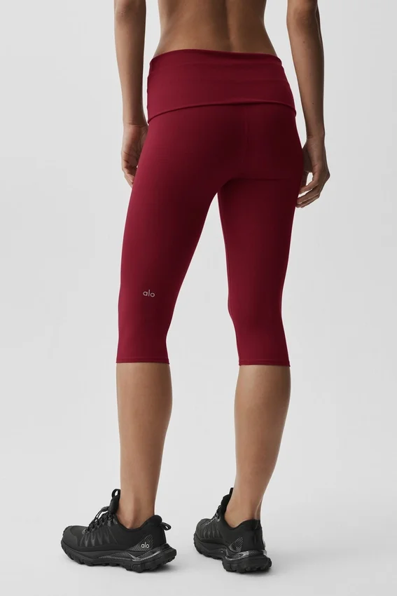 Alo Softsculpt capri met omgeslagen tailleband en lage taille – Summer Romance Red