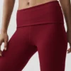 Alo Softsculpt capri met omgeslagen tailleband en lage taille – Summer Romance Red