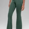 Alo Softsculpt legging met omgeslagen boord en uitlopende pijpen – Clover Green