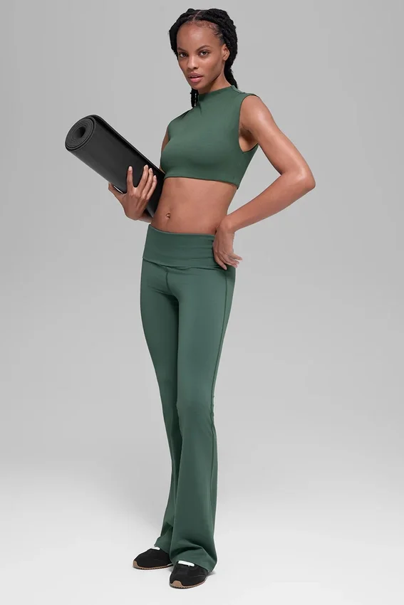 Alo Softsculpt legging met omgeslagen boord en uitlopende pijpen – Clover Green