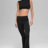Alo Softsculpt T-shirt met korte mouwen en afgeronde hals – Zwart