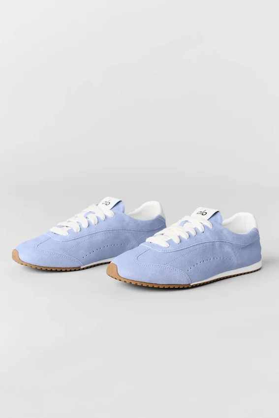 Alo Sunset Sneaker - Licht Provence-blauw