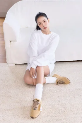 Alo Sunset Sneakers + Jisoo - Caramel Cream