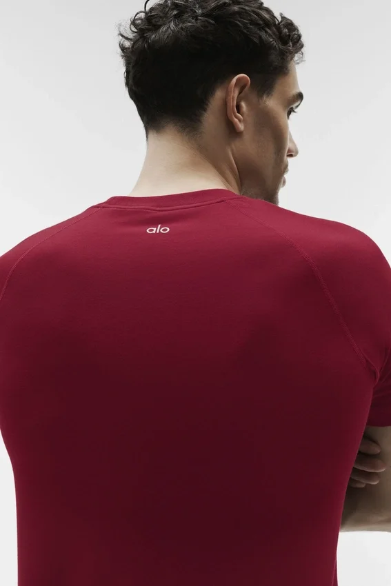Alo Vapor T-shirt met ronde hals en korte mouwen - Garnet
