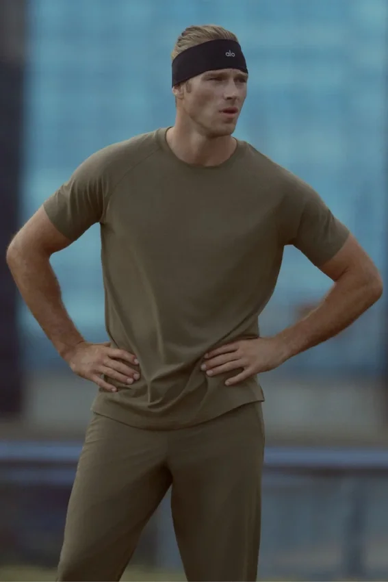 Alo Vapor T-shirt met ronde hals en korte mouwen - Olive Tree