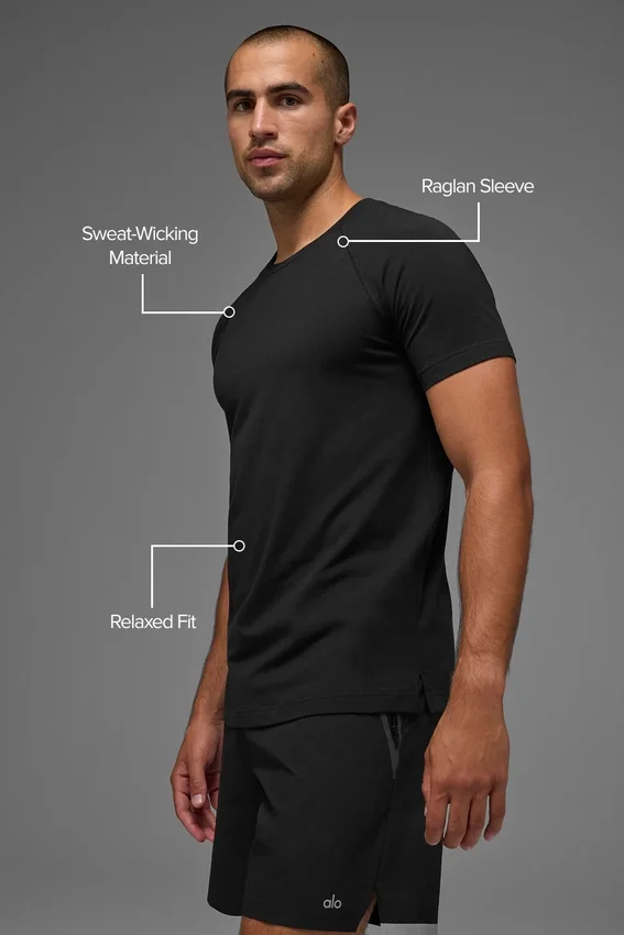 Alo Vapor T-shirt met ronde hals en korte mouwen - Zwart