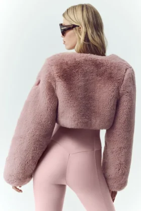 Chique cropped jas van imitatiebont – Roze champagne