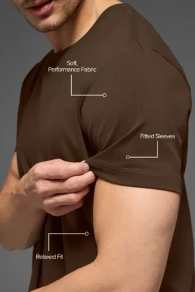 Conquer Reform T-shirt met ronde hals en korte mouwen – Espresso