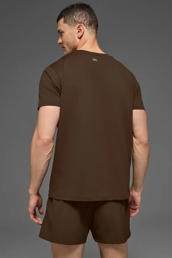 Conquer Reform T-shirt met ronde hals en korte mouwen - Espresso