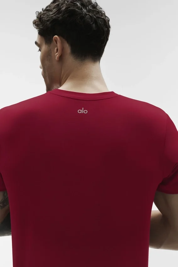 Conquer Reform T-shirt met ronde hals en korte mouwen - Garnet