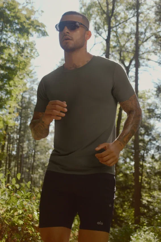 Conquer Reform T-shirt met ronde hals en korte mouwen - Olive Tree