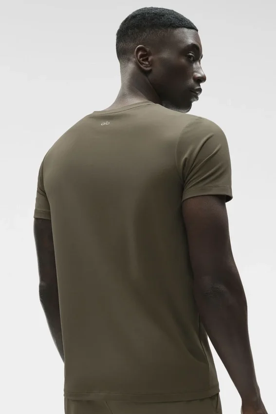 Conquer Reform T-shirt met ronde hals en korte mouwen - Olive Tree
