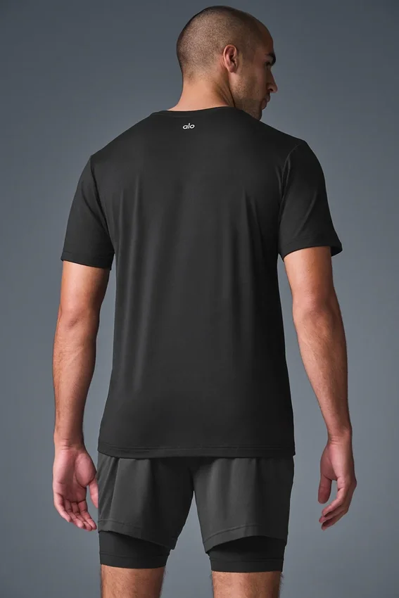 Conquer Reform T-shirt met ronde hals en korte mouwen - Zwart