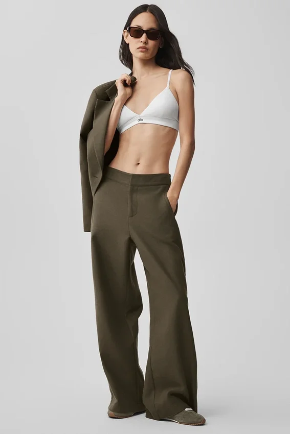 Cosmopolitan-broek met drukknopen en middelhoge taille – Olive Tree
