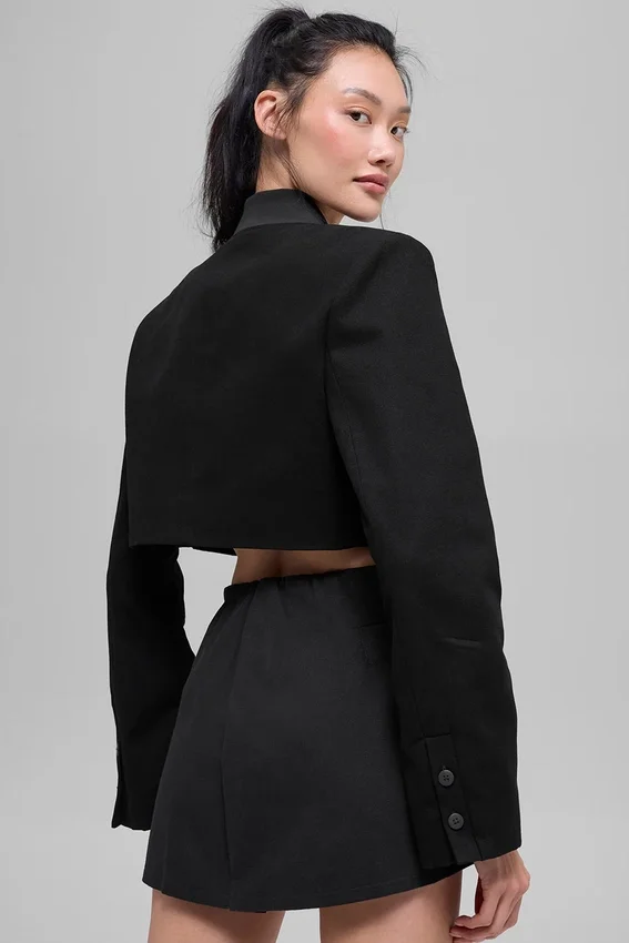 Cropped Main Character-jas - Zwart