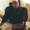 Cropped Winter Bliss-trui met col en lange mouwen in kabelpatroon – Dark Heather