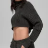 Cropped Winter Bliss-trui met col en lange mouwen in kabelpatroon – Dark Heather