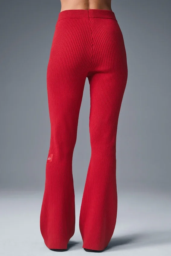 Denim-gebreide High-Waist-broek met uitlopende pijpen – felrood/donker felrood
