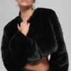 Faux Fur Chic Cropped Jacket - Zwart