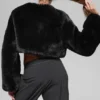 Faux Fur Chic Cropped Jacket - Zwart
