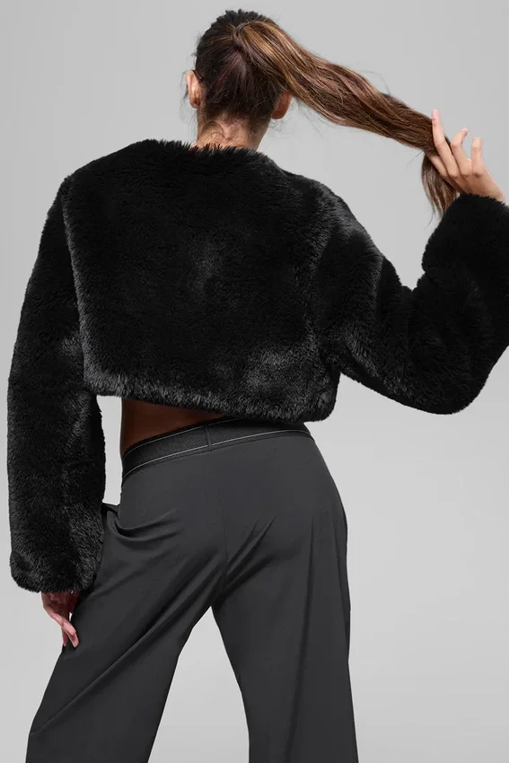 Faux Fur Chic Cropped Jacket - Zwart