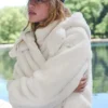 Foxy-jas van imitatiebont - ivoor