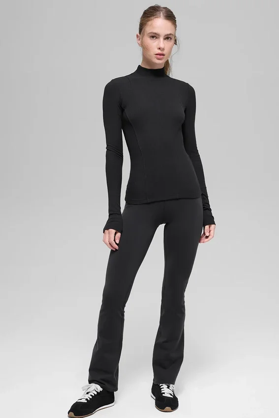 Geribbeld Mesmerize-shirt met hoge kraag en lange mouwen – Zwart