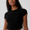 Geribd Sea Coast T-shirt met korte mouwen en cropped pasvorm - Zwart
