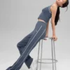 Geribde gebreide Highline Flare-broek – Bluestone/Wit